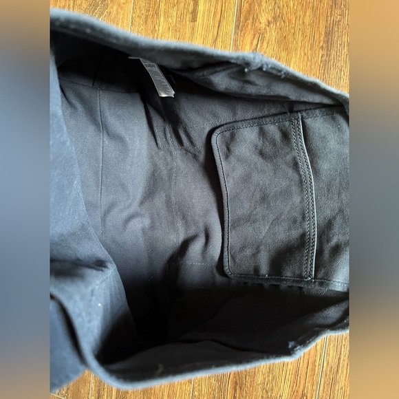 GAP tote. Navy with striped. Heavy duty. Unisex. - Picture 7 of 14